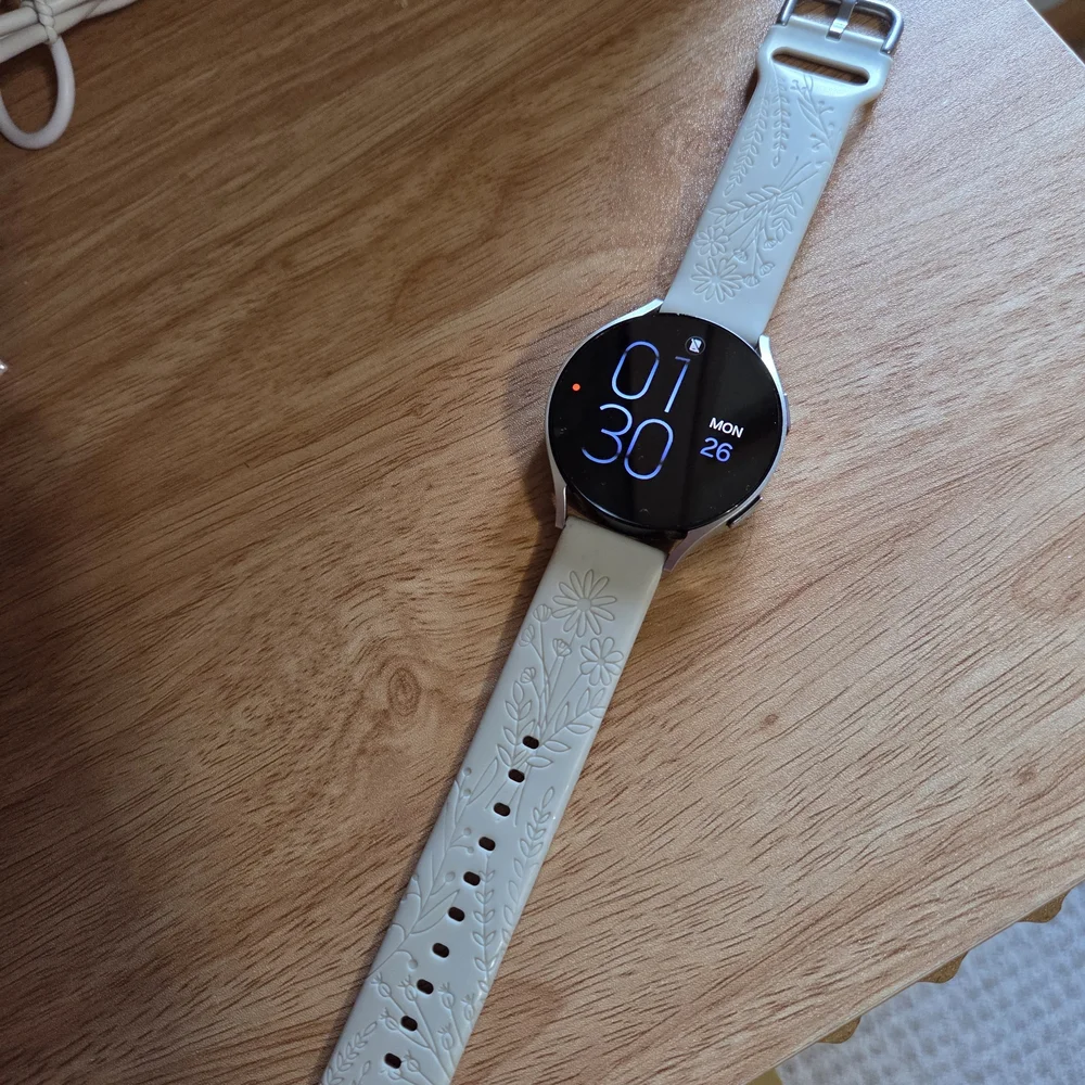 Samsung Smartwatch with Floral Strap - Cream